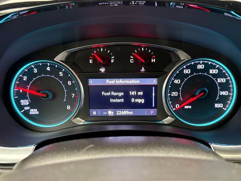 Used 2023 Chevrolet Traverse LT w/ LT Premium Package AWD/4WD image 9