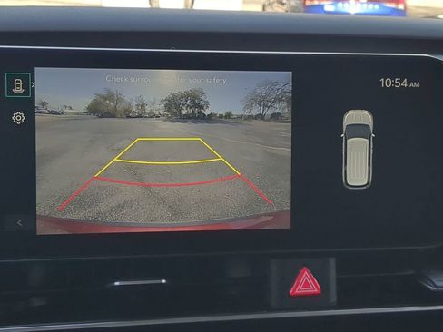 Used 2025 Kia Carnival image 19