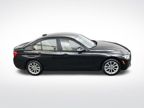 Used 2018 BMW 320i Sedan image 23