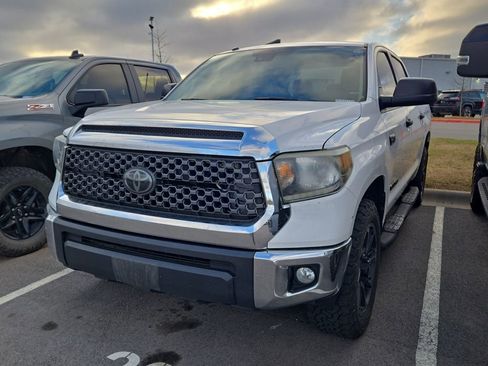 Used 2018 Toyota Tundra SR5 w/ SR5 Upgrade Package image 1