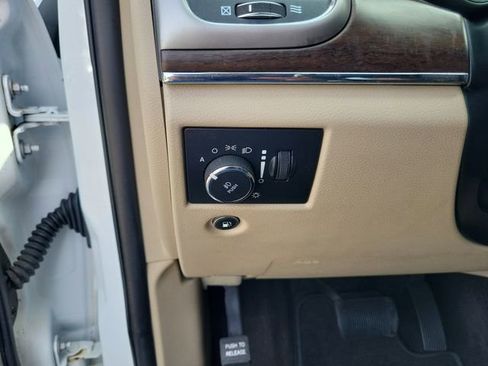 Used 2018 Jeep Grand Cherokee Limited w/ Luxury Group II RWD image 17