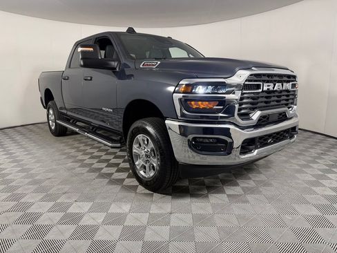 Certified 2026 RAM 2500 Big Horn AWD/4WD image 4