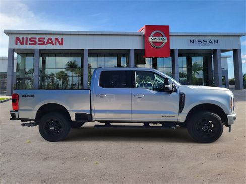 Used 2024 Ford F250 Lariat w/ Black Appearance Package image 3