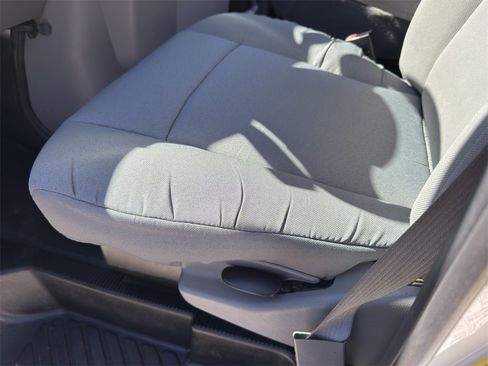 Used 2013 Ford E-350 and Econoline 350 Super Duty image 13