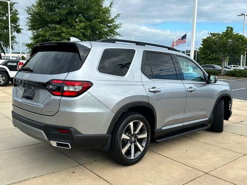 Used 2025 Honda Pilot Touring image 29