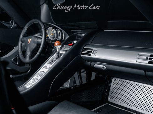 Used 2005 Porsche Carrera GT RWD image 22