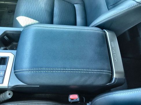 Used 2025 Toyota Land Cruiser w/ Premium Package image 20