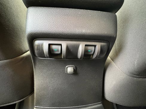 Used 2015 Jeep Wrangler Unlimited Sahara w/ Connectivity Group AWD/4WD image 24