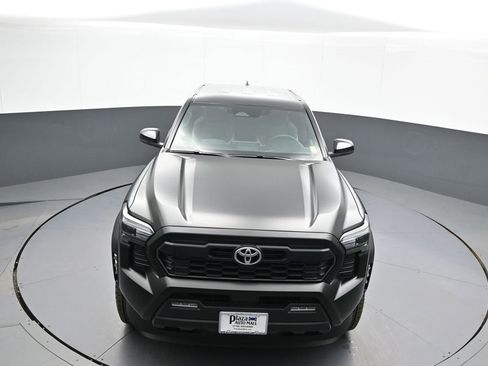 Certified 2025 Toyota Tacoma TRD Off-Road image 35