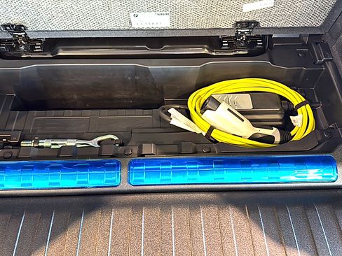 Used 2022 BMW X5 xDrive45e w/ M Sport Package image 10