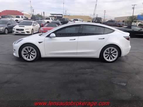 Used 2021 Tesla Model 3 Standard Range Plus image 5