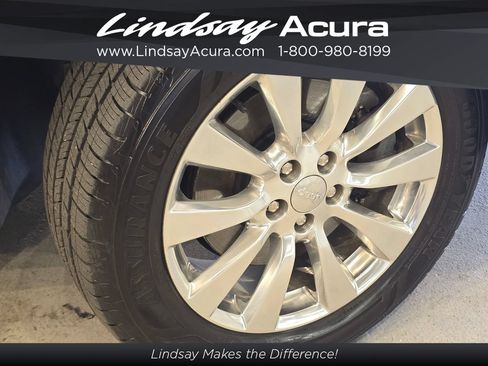 Used 2016 Jeep Cherokee Overland w/ Technology Group AWD/4WD image 25
