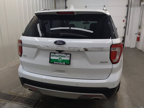 Used 2016 Ford Explorer XLT w/ Equipment Group 201A AWD/4WD image 7