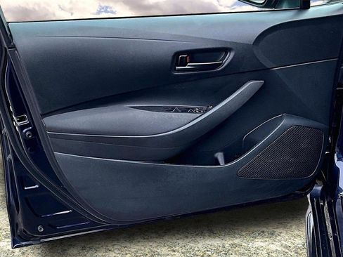 Used 2022 Toyota Corolla LE image 20