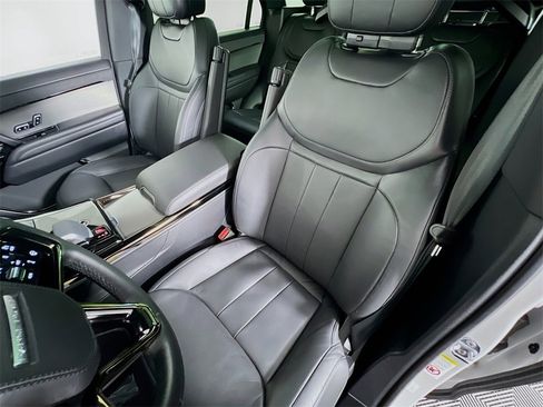 Used 2025 Land Rover Range Rover Sport Dynamic SE image 22