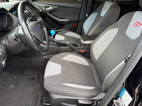 Used 2017 Ford Focus ST FWD image 14
