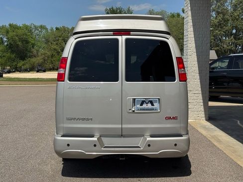 Used 2019 GMC Savana 2500 RWD image 12
