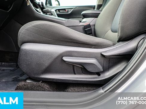 Used 2021 Toyota RAV4 LE image 24