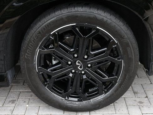 Certified 2025 INFINITI QX80 Luxe RWD image 49