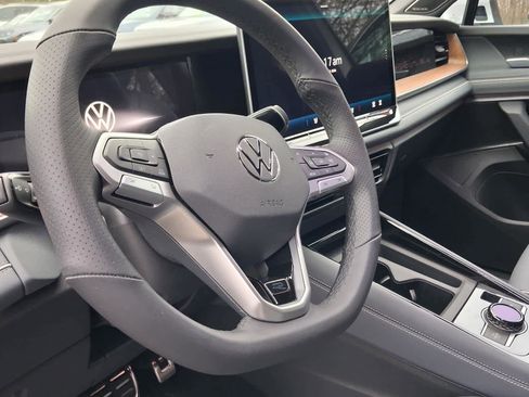 New 2026 Volkswagen Tiguan SEL R-Line AWD/4WD image 17