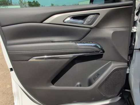 New 2026 Chevrolet Traverse LT w/ Driver Confidence Package FWD image 16