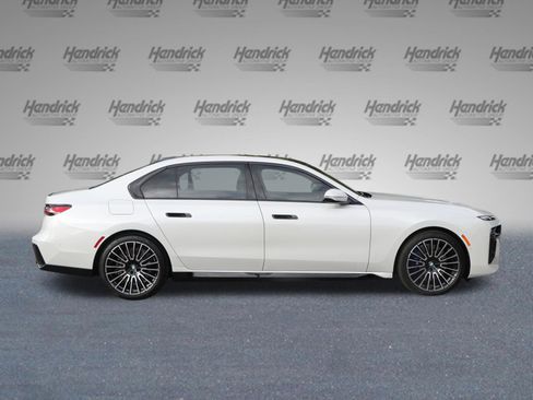 Certified 2025 BMW 740i xDrive AWD/4WD image 9