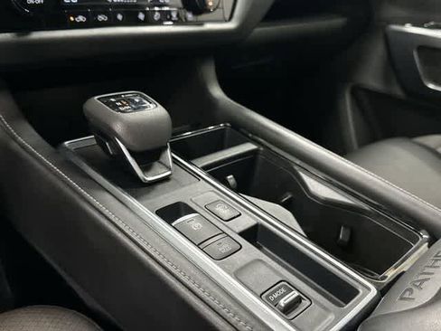Used 2023 Nissan Pathfinder SL FWD image 25