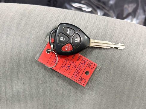 Used 2010 Toyota Corolla LE FWD image 29