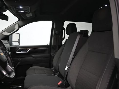 Used 2025 Chevrolet Silverado 2500 LT AWD/4WD image 8