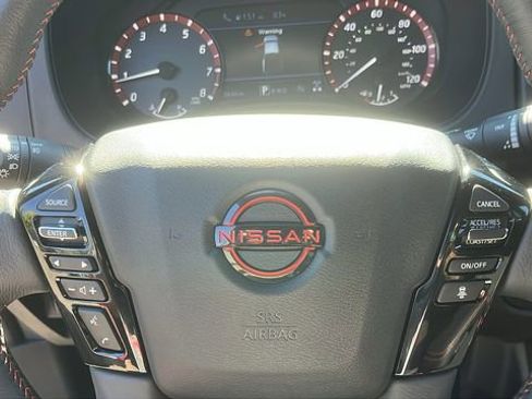 Used 2025 Nissan Frontier PRO-4X w/ Tow Package image 11