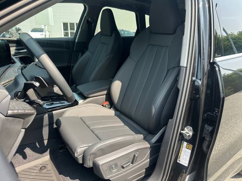 Used 2025 Audi Q5 Premium Plus w/ Premium Plus AWD/4WD image 30