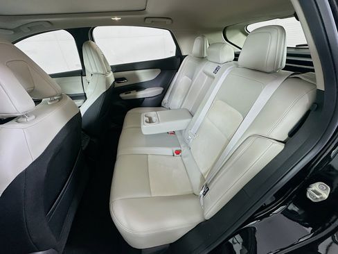 Used 2023 Nissan Ariya FWD image 28