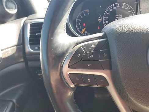 Used 2018 Jeep Grand Cherokee Laredo image 21