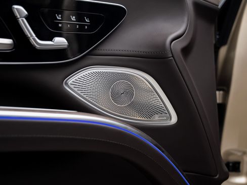 Used 2024 Mercedes-Benz Maybach EQS 680 4MATIC image 56