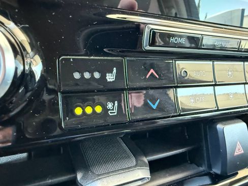 Used 2021 Toyota Highlander Platinum FWD image 27
