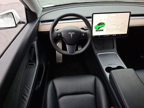 Used 2022 Tesla Model Y Performance image 14