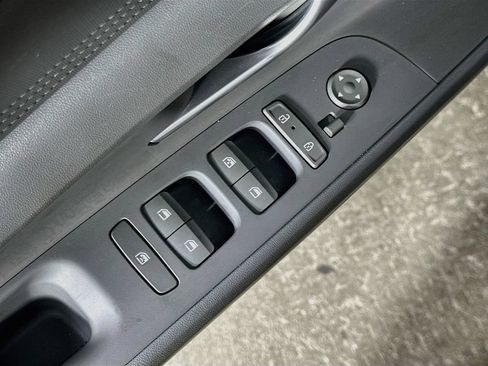 Used 2024 Hyundai Elantra SEL FWD image 20