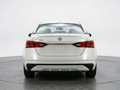 Used 2025 Nissan Altima 2.5 SV FWD image 7