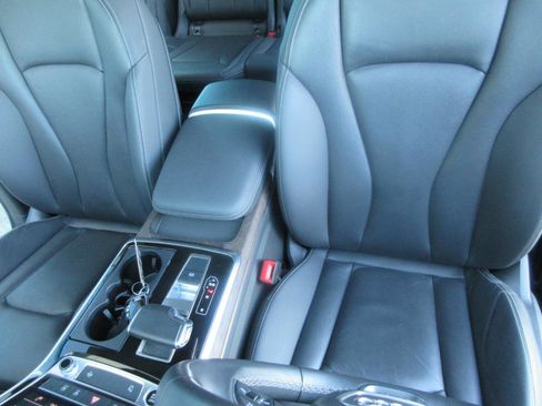 Used 2023 Audi Q8 Premium w/ Convenience Package image 15