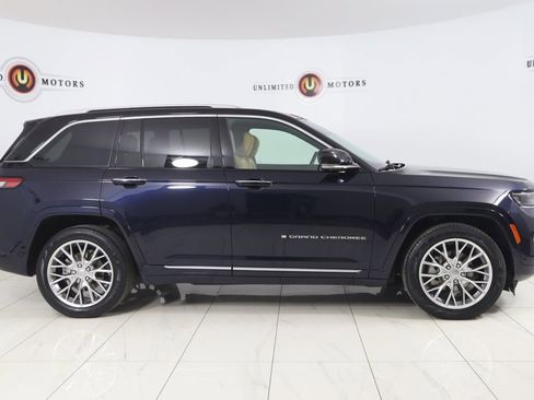 Used 2023 Jeep Grand Cherokee Summit w/ Luxury Tech Group V image 2