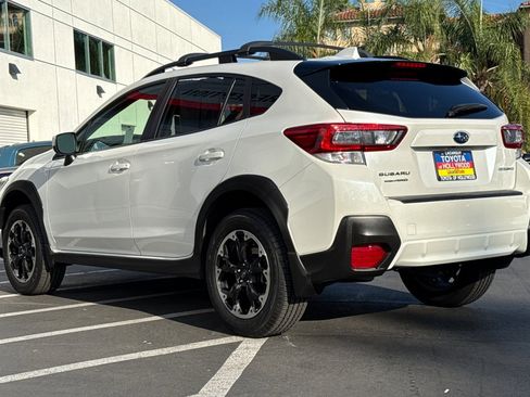 Used 2022 Subaru Crosstrek 2.0i Premium w/ Moonroof Package image 6