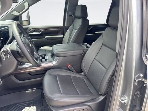 Used 2025 Chevrolet Silverado 2500 LTZ w/ LTZ Premium Package AWD/4WD image 11
