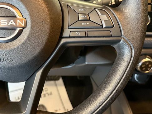 Used 2023 Nissan Kicks S image 12