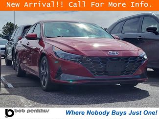 Used 2022 Hyundai Elantra Limited w/ Cargo Package video 1