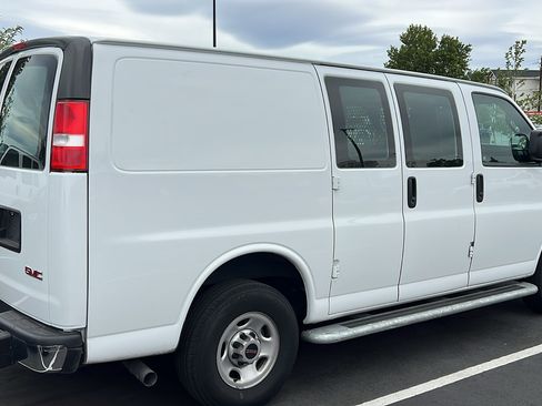 Used 2024 GMC Savana 2500 w/ Driver Convenience Package RWD image 3
