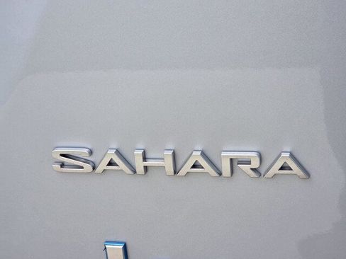 Used 2024 Jeep Wrangler Unlimited Sahara AWD/4WD image 31
