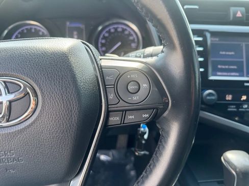 Used 2020 Toyota Camry SE image 23