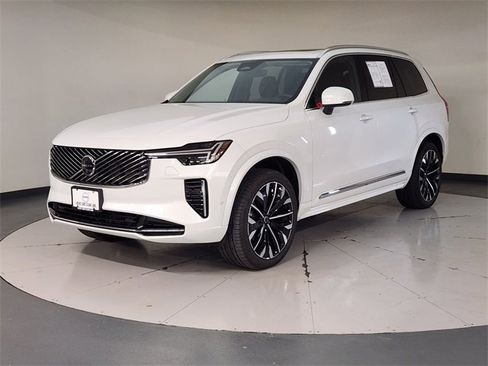 Used 2025 Volvo XC90 B5 Plus image 1