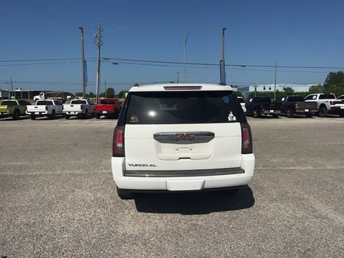 Used 2020 GMC Yukon XL Denali image 7