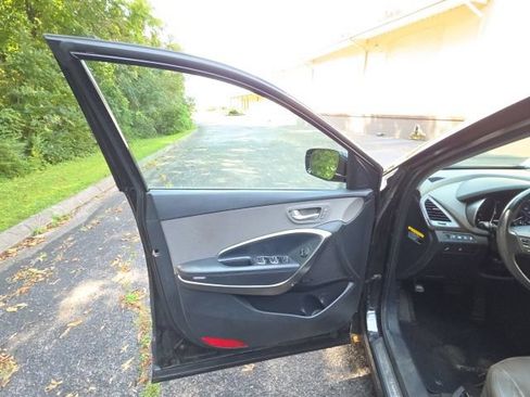 Used 2017 Hyundai Santa Fe Sport w/ 2.4L Tech Package 04 FWD image 12